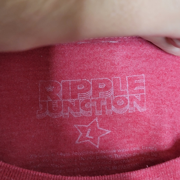 Sriracha L T-Shirt - Picture 3 of 6